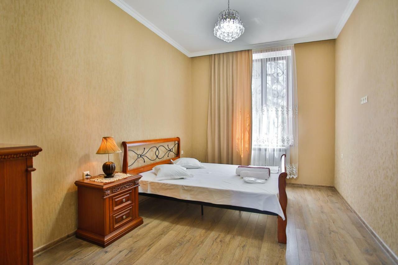 Apartment Anano Кутаиси Екстериор снимка
